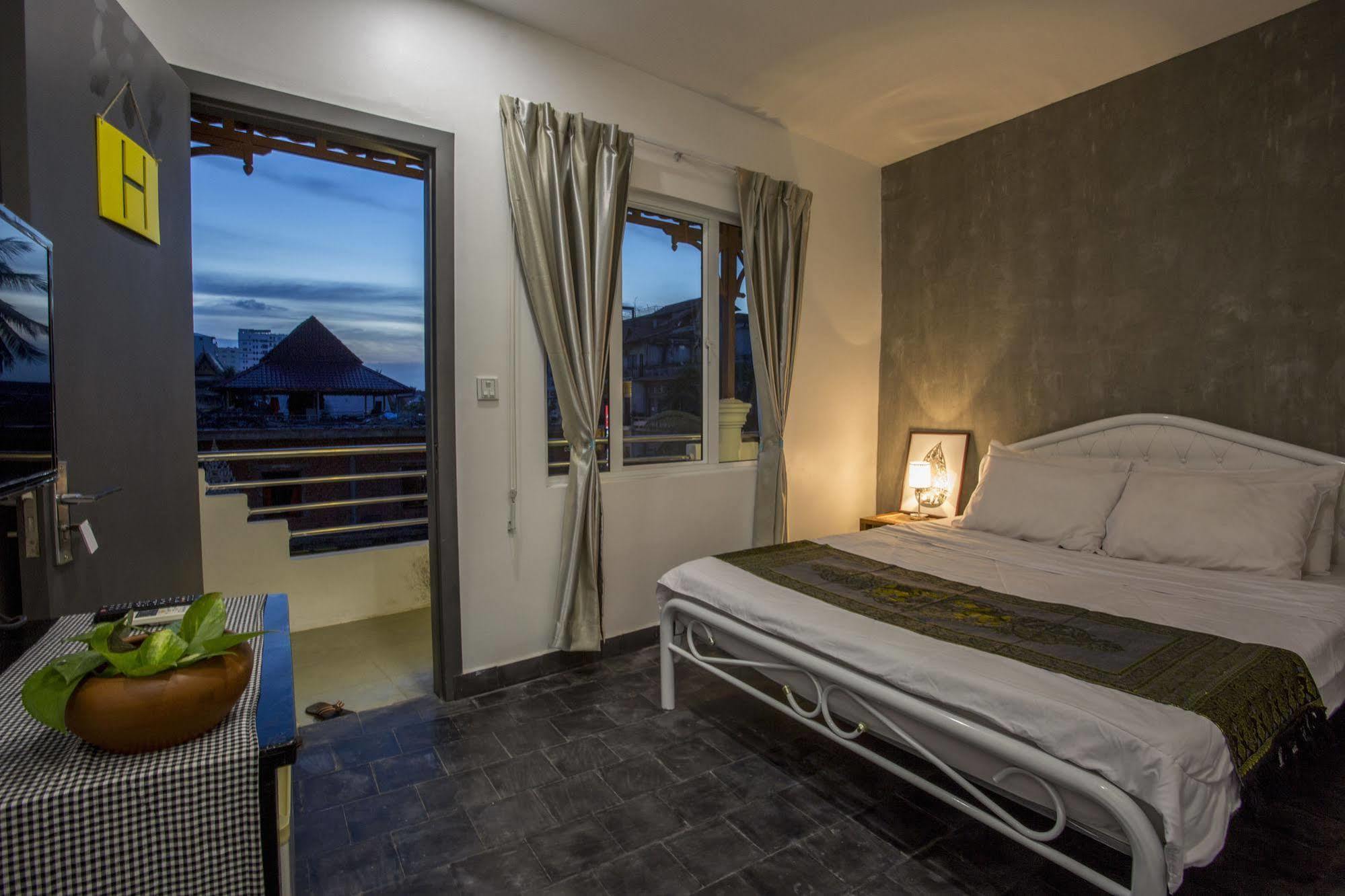 Rachana Hostel Phnom Penh Esterno foto