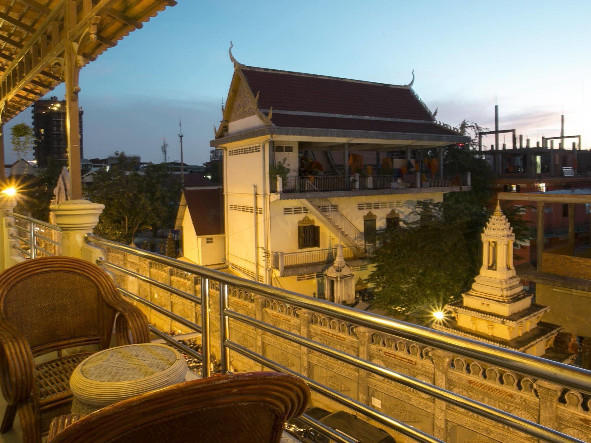 Rachana Hostel Phnom Penh Esterno foto